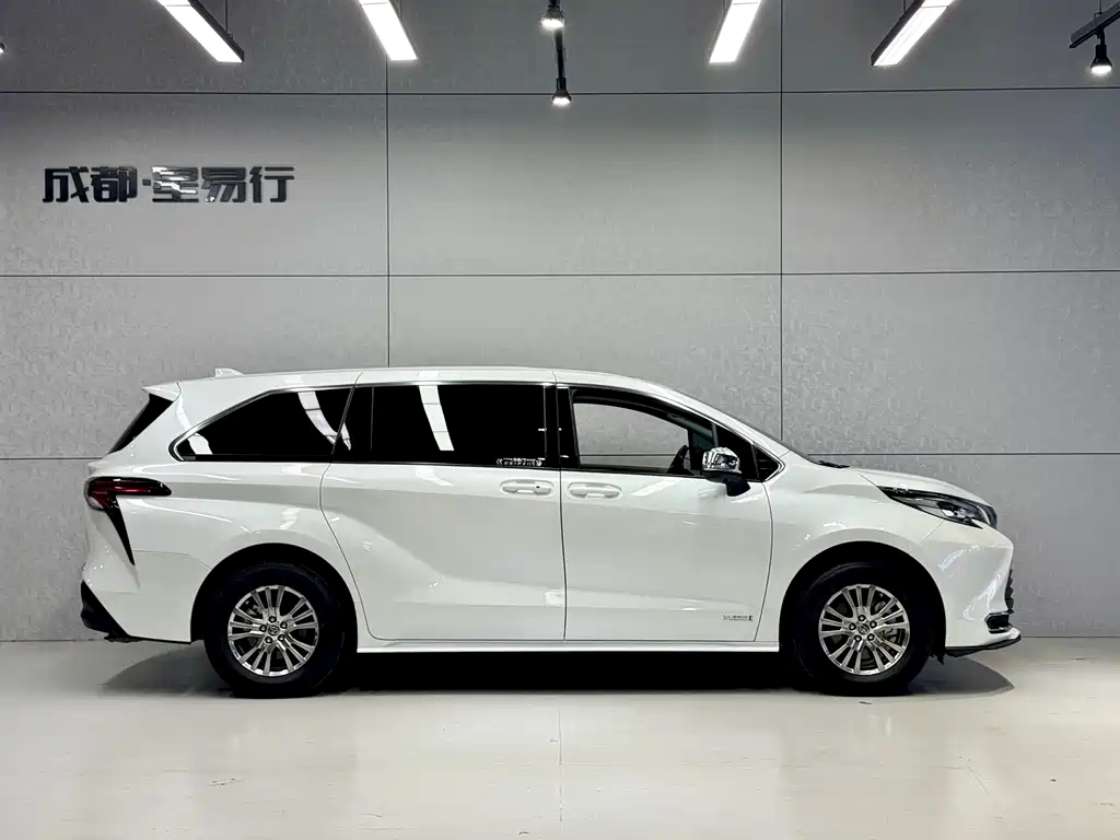 Toyota Sienna 2023 2.5L Comfort