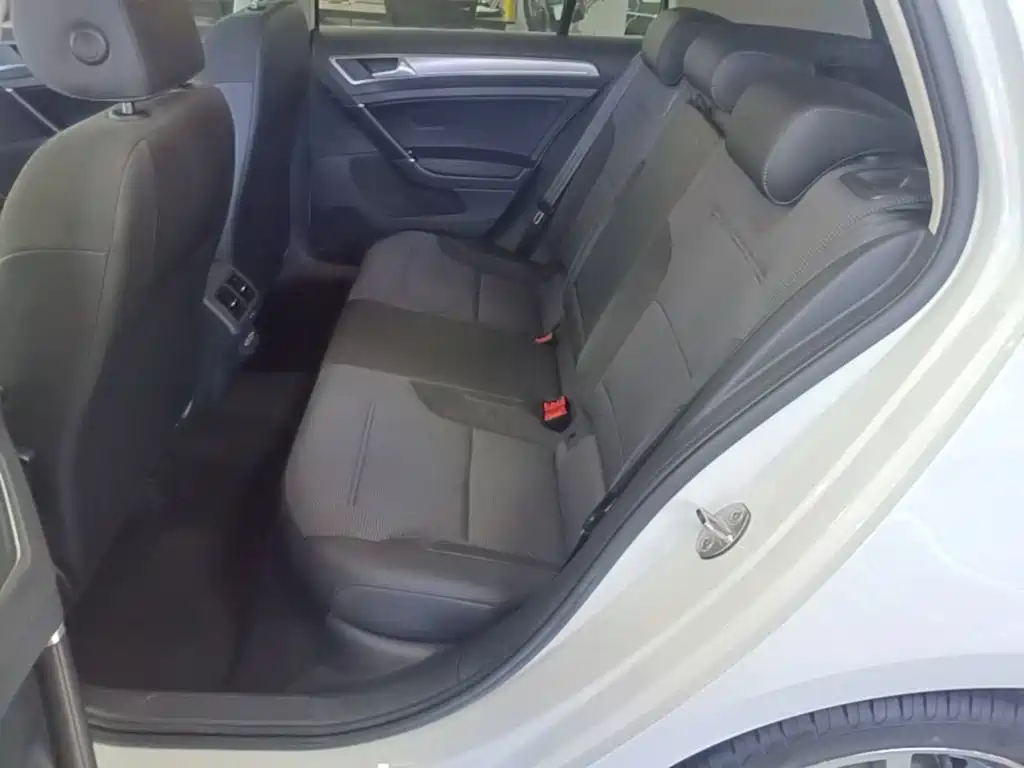 Volkswagen Golf — миниатюра 17