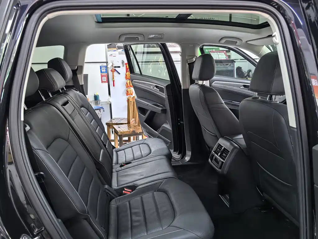Volkswagen Teramont — миниатюра 9