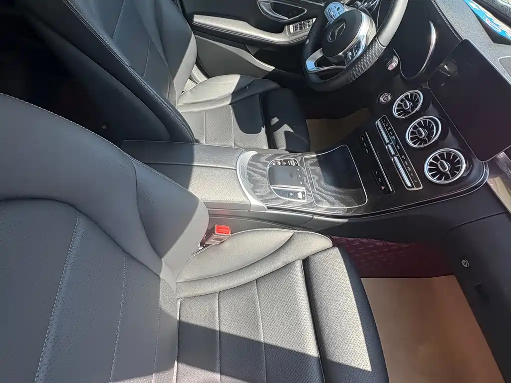 Mercedes-Benz C-Class — миниатюра 6