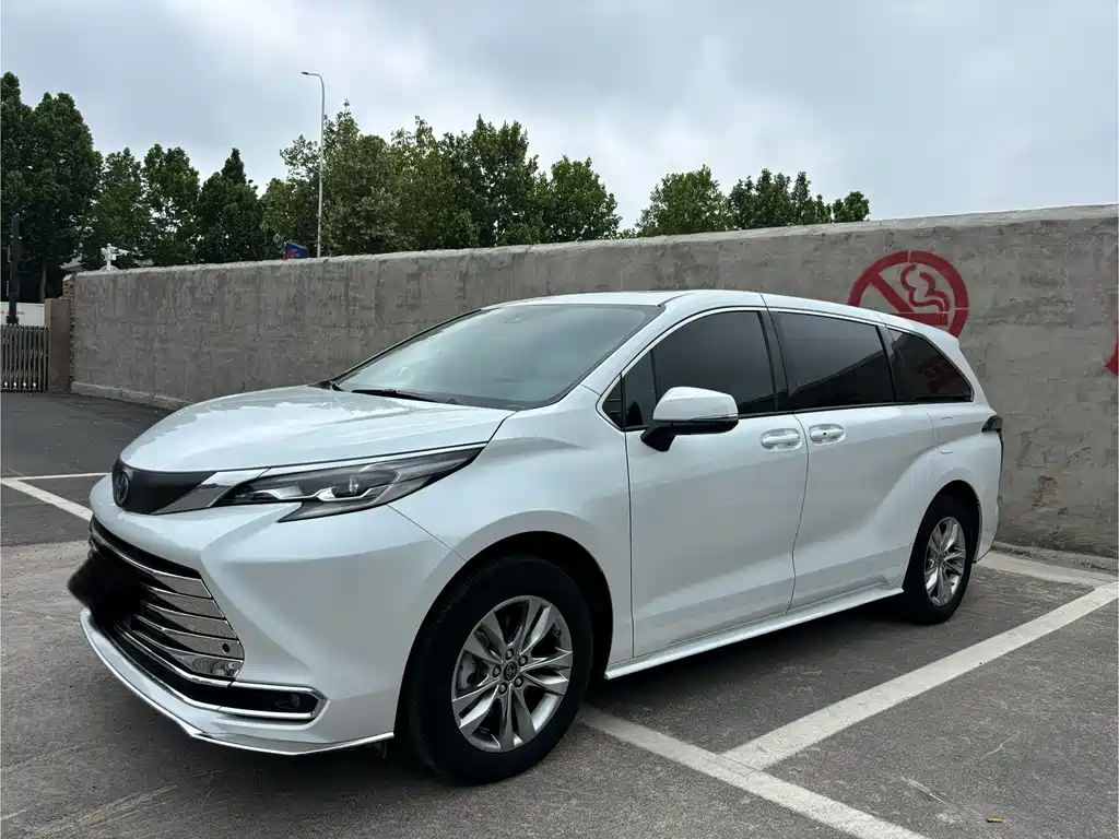 Toyota Sienna 2024