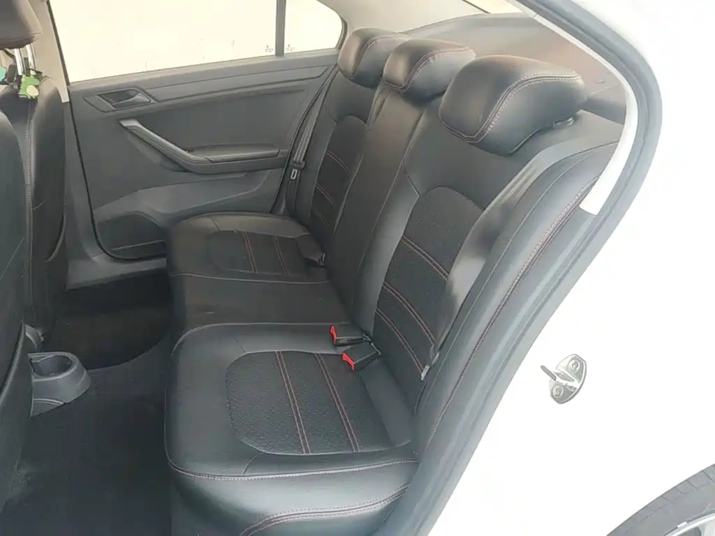 Volkswagen Jetta — миниатюра 17