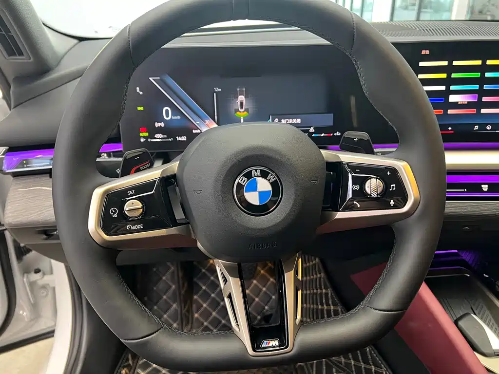 BMW 5 Series — миниатюра 7