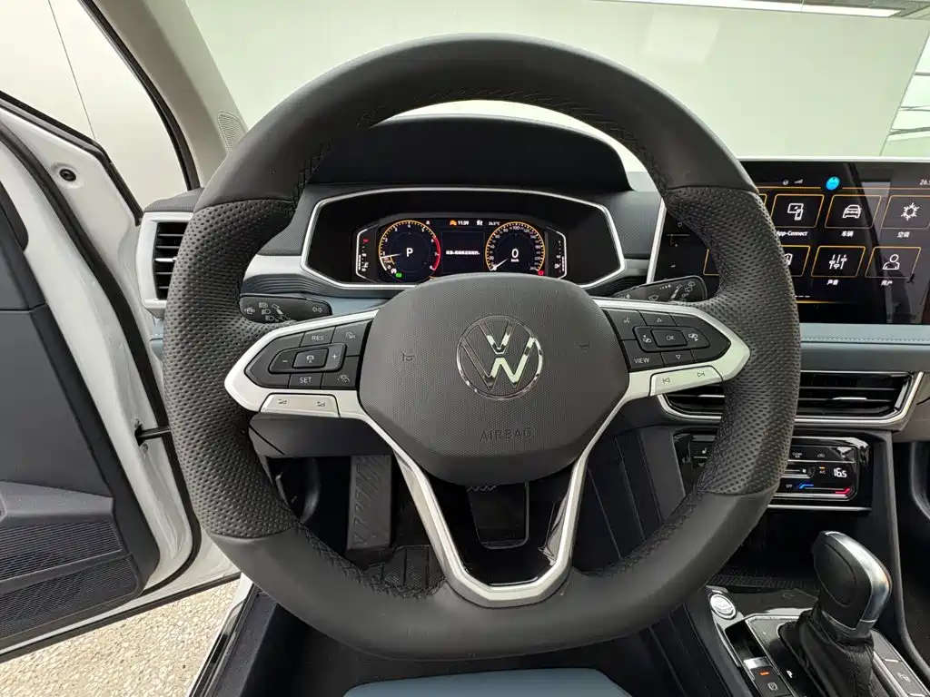 Volkswagen Tharu — миниатюра 10