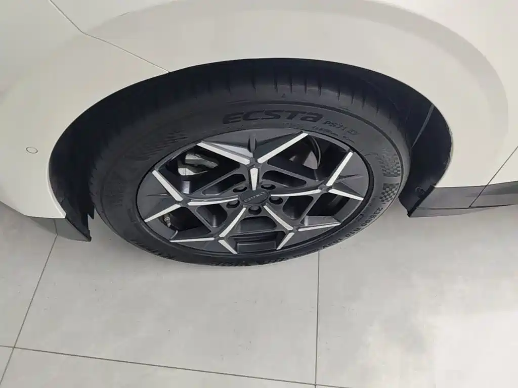 Lynk & Co Z20 — миниатюра 23