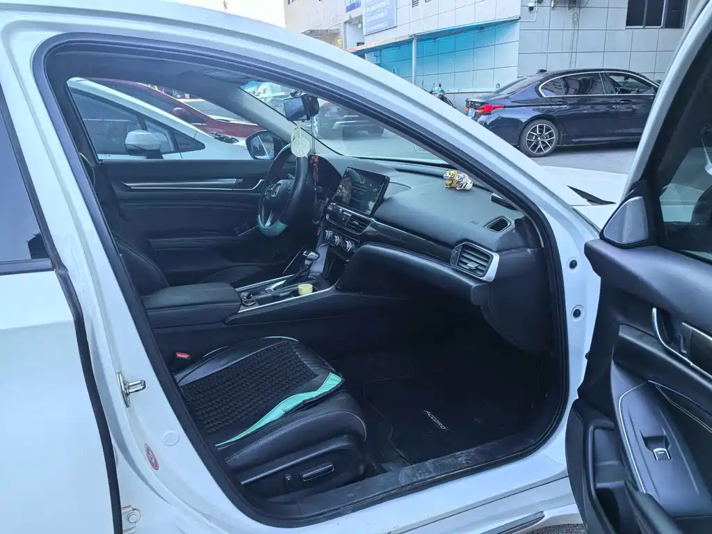 Honda Accord — миниатюра 6