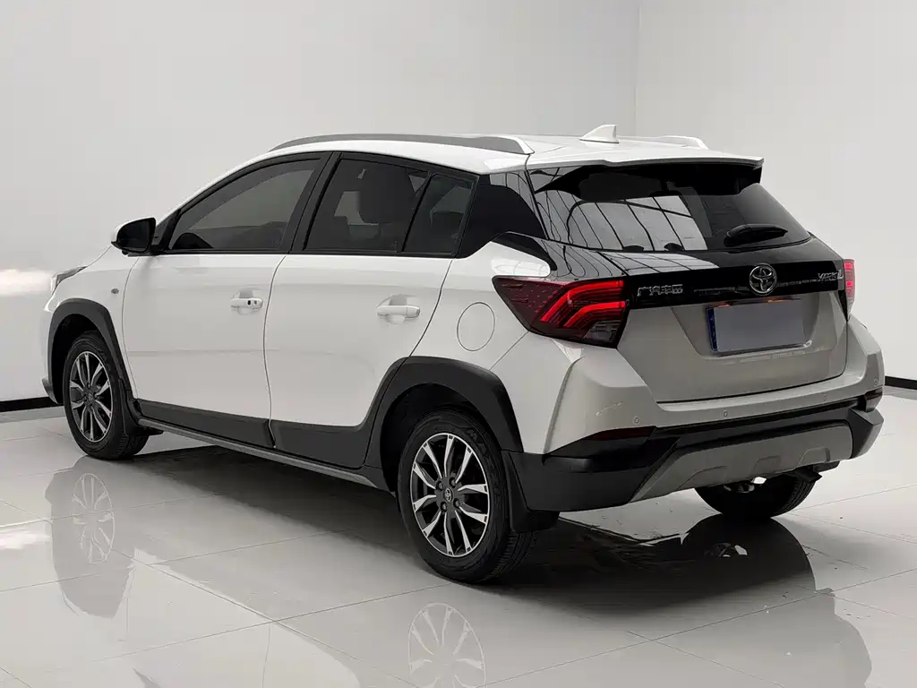 Toyota Yaris L — миниатюра 4