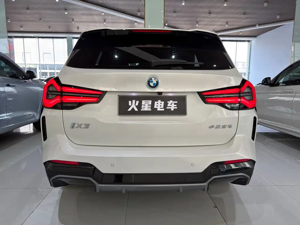 BMW iX3 — миниатюра 17