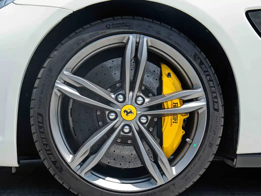 Ferrari GTC4Lusso 2016 6.3L V12