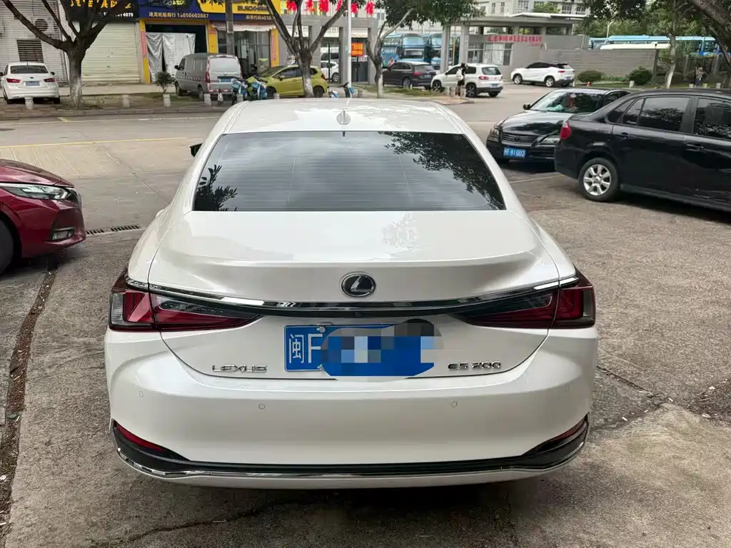 Lexus ES 2023 200