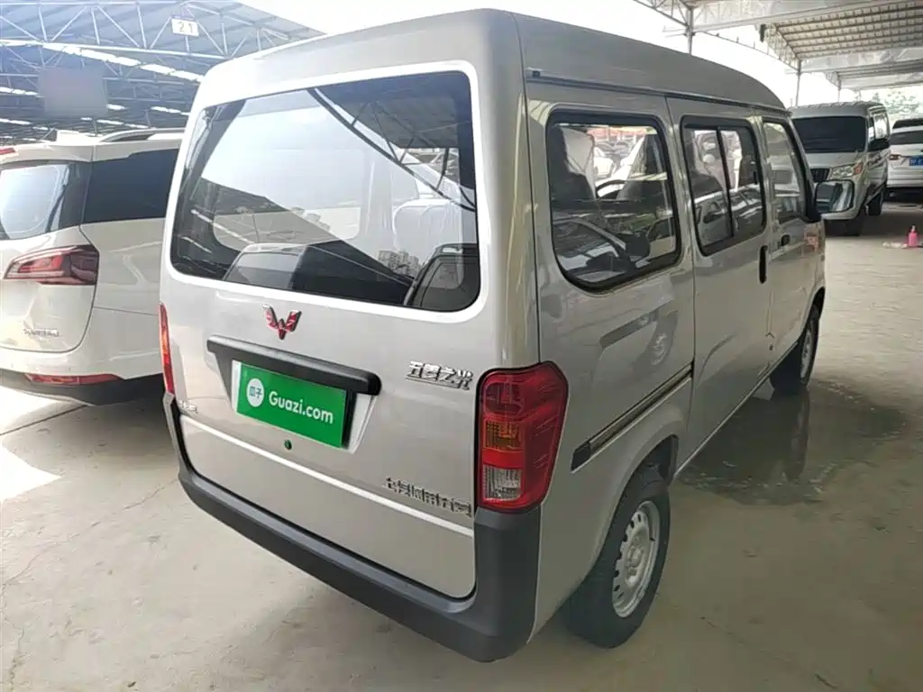 Wuling Sunshine 2023 1.5L 5/7 мест