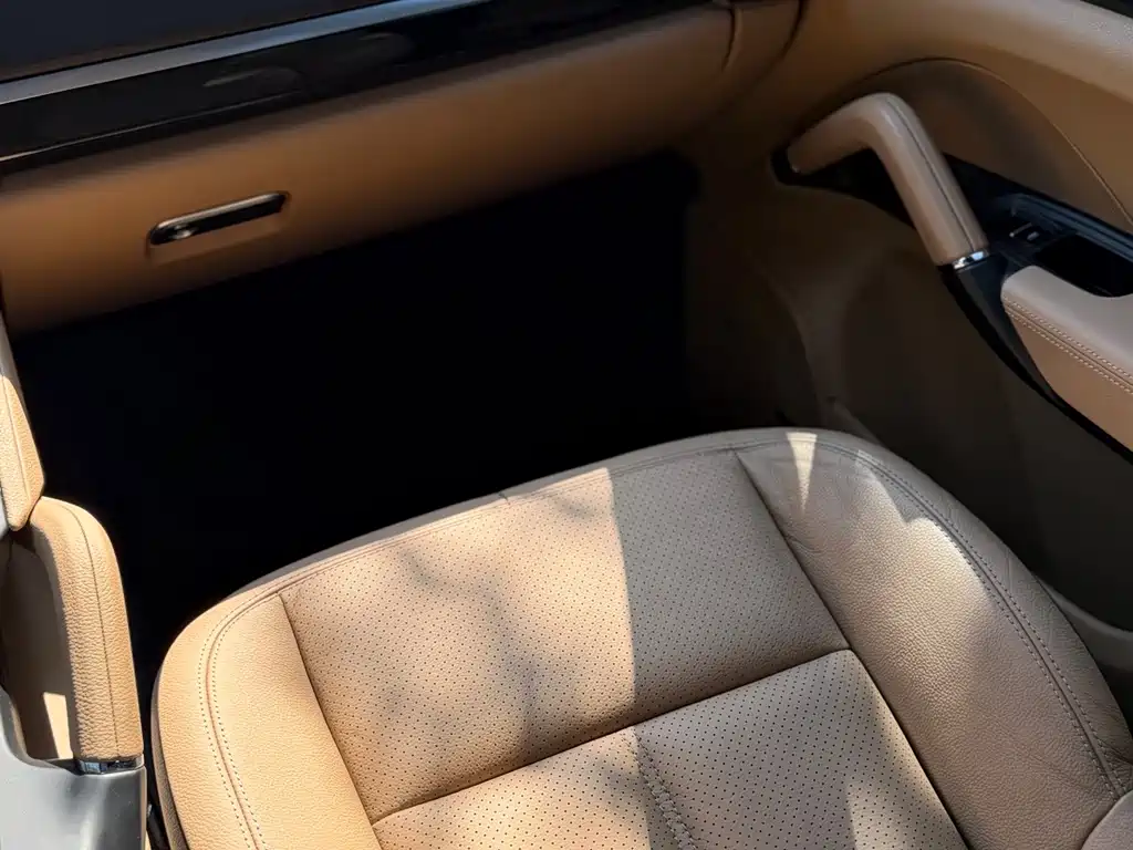 Porsche Cayenne — миниатюра 11