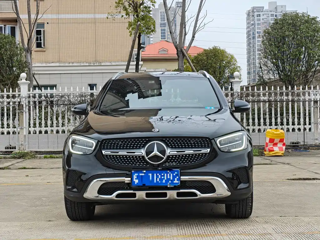 MERCEDES-BENZ GLC