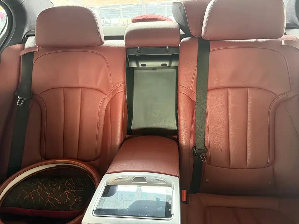BMW 5 Series — миниатюра 10
