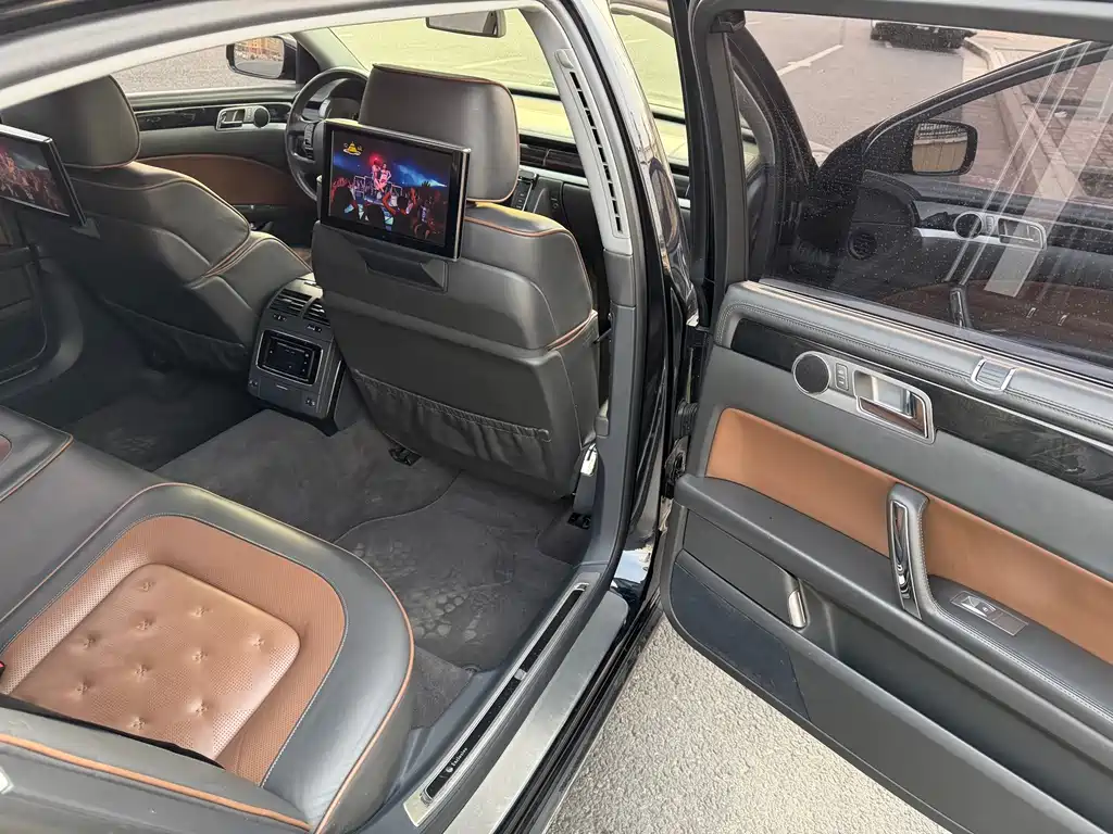 Volkswagen Phaeton — миниатюра 8