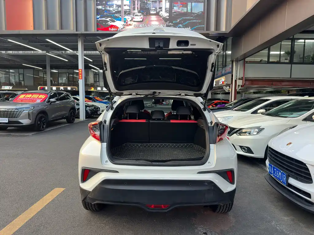 Toyota C-HR — миниатюра 6