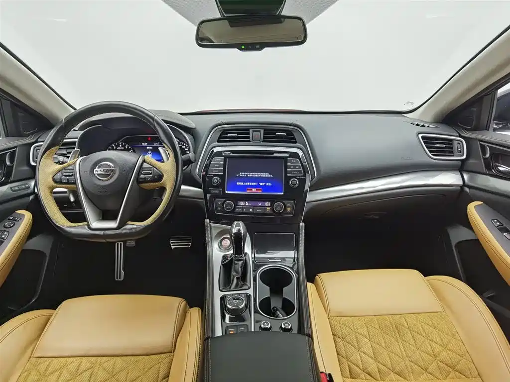 NISSAN SIMA