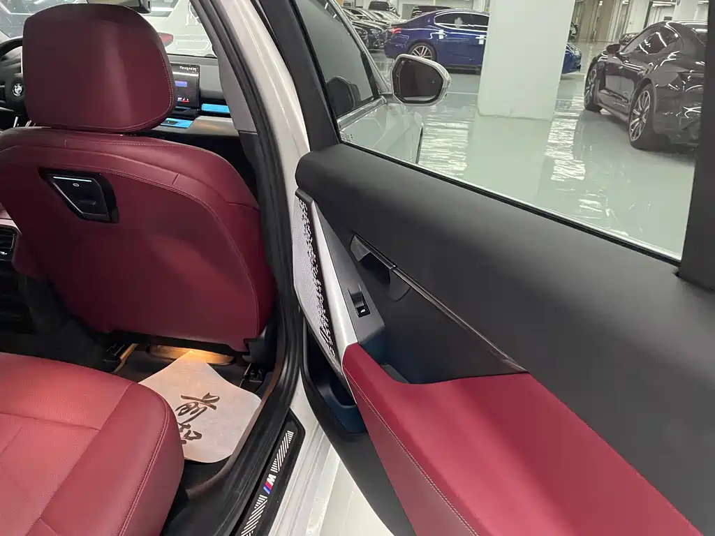 BMW 5 Series — миниатюра 9
