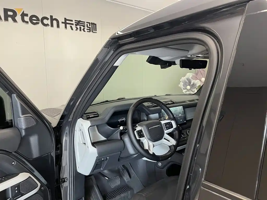 Land Rover Defender — миниатюра 24