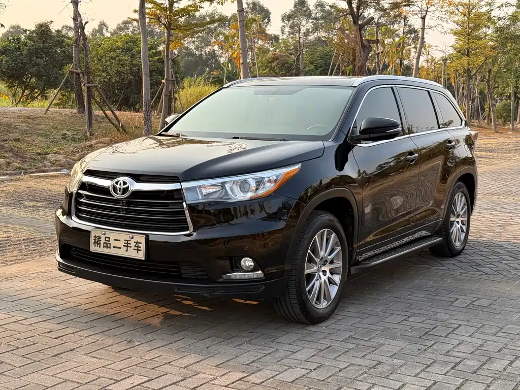 TOYOTA HIGHLANDER