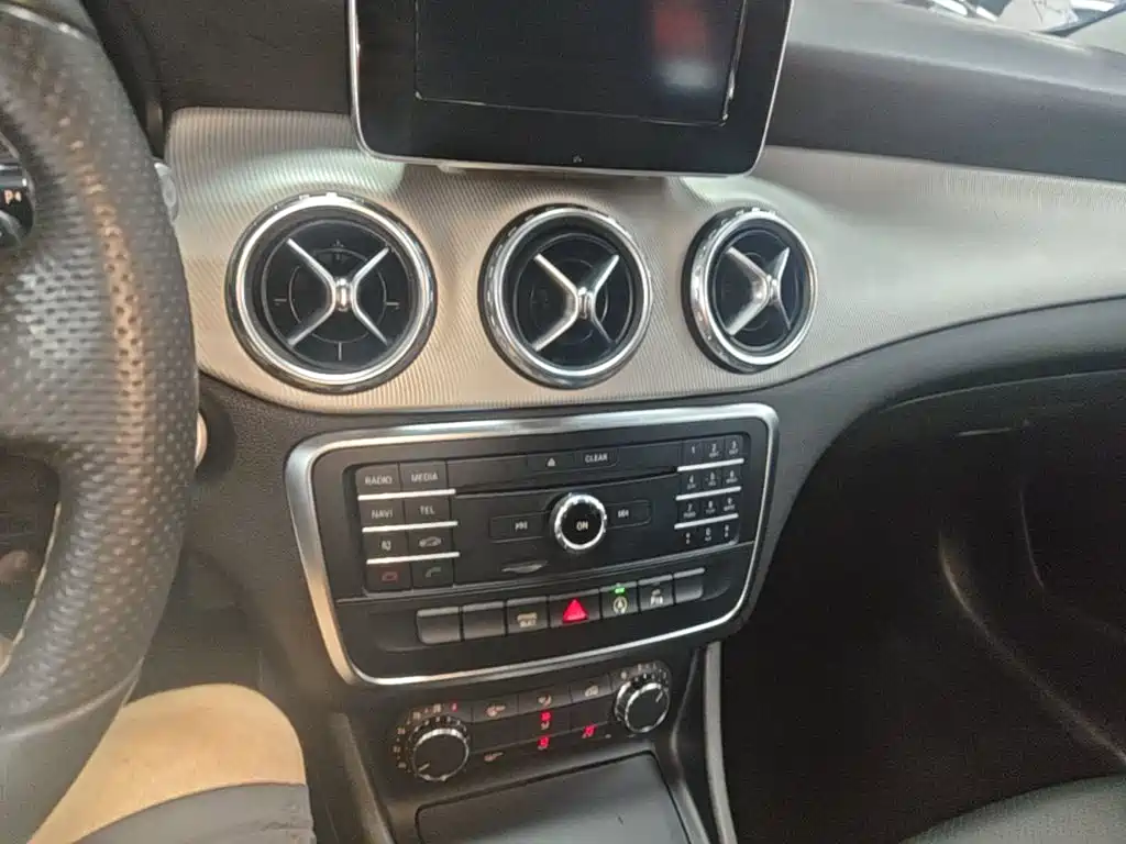 Mercedes-Benz GLA — миниатюра 13