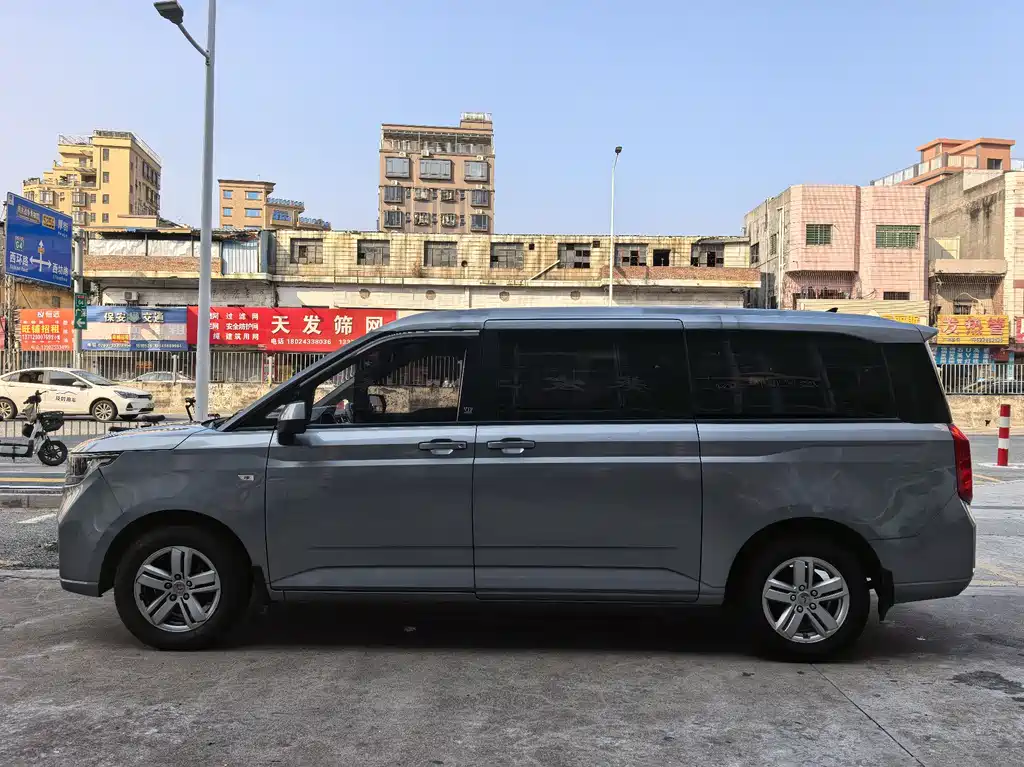 WULING WULING JOURNEY