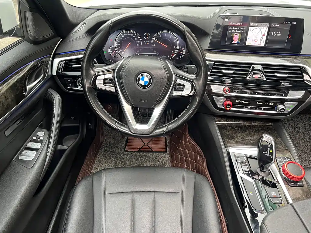 BMW 5 Series — миниатюра 11