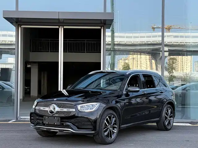 MERCEDES-BENZ GLC