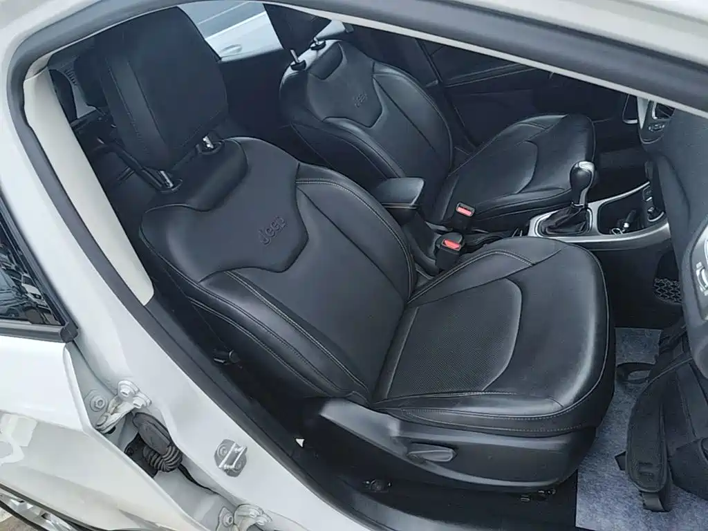 Jeep Compass — миниатюра 25