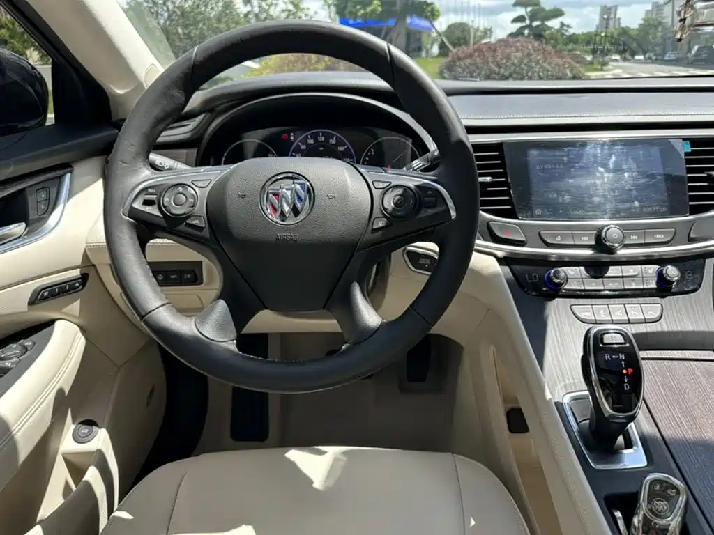 Buick LaCrosse — миниатюра 18