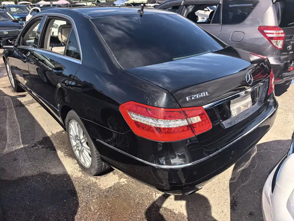 Mercedes-Benz E-Class — миниатюра 4