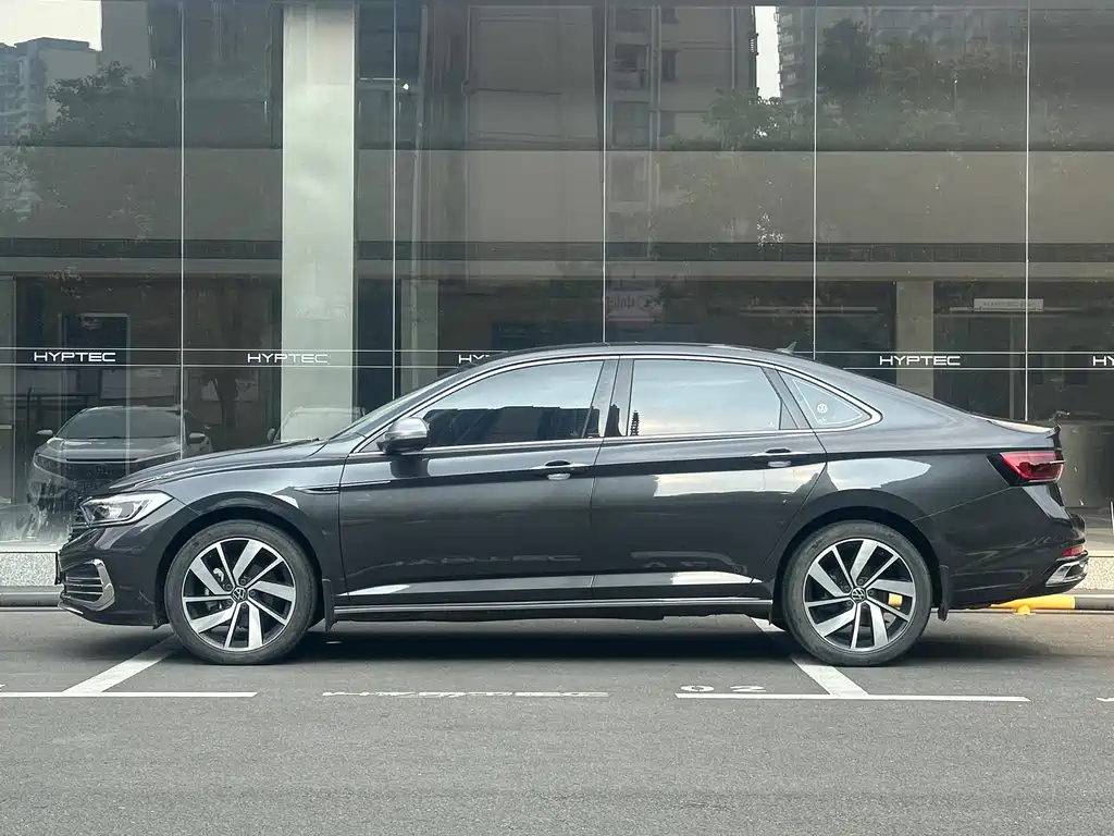 Volkswagen Sagitar — миниатюра 4