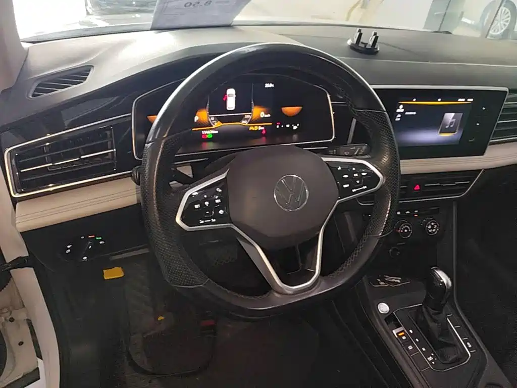 Volkswagen Tiguan L — миниатюра 11