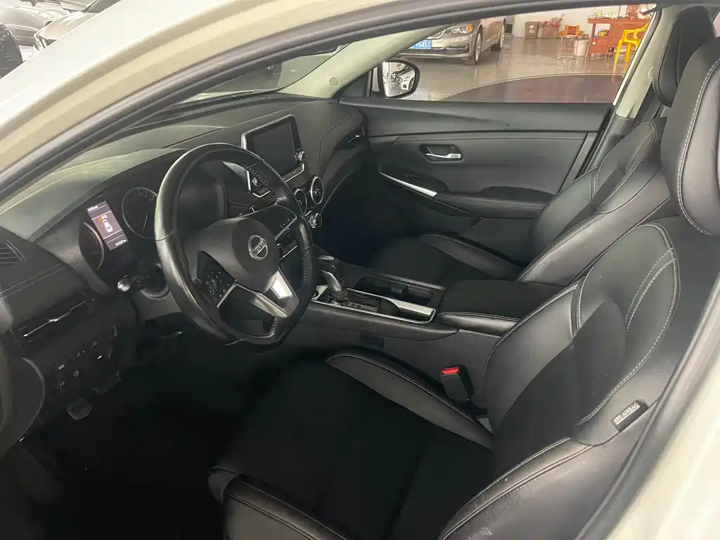 Nissan Sylphy 2020 1.6L XL CVT Enjoy