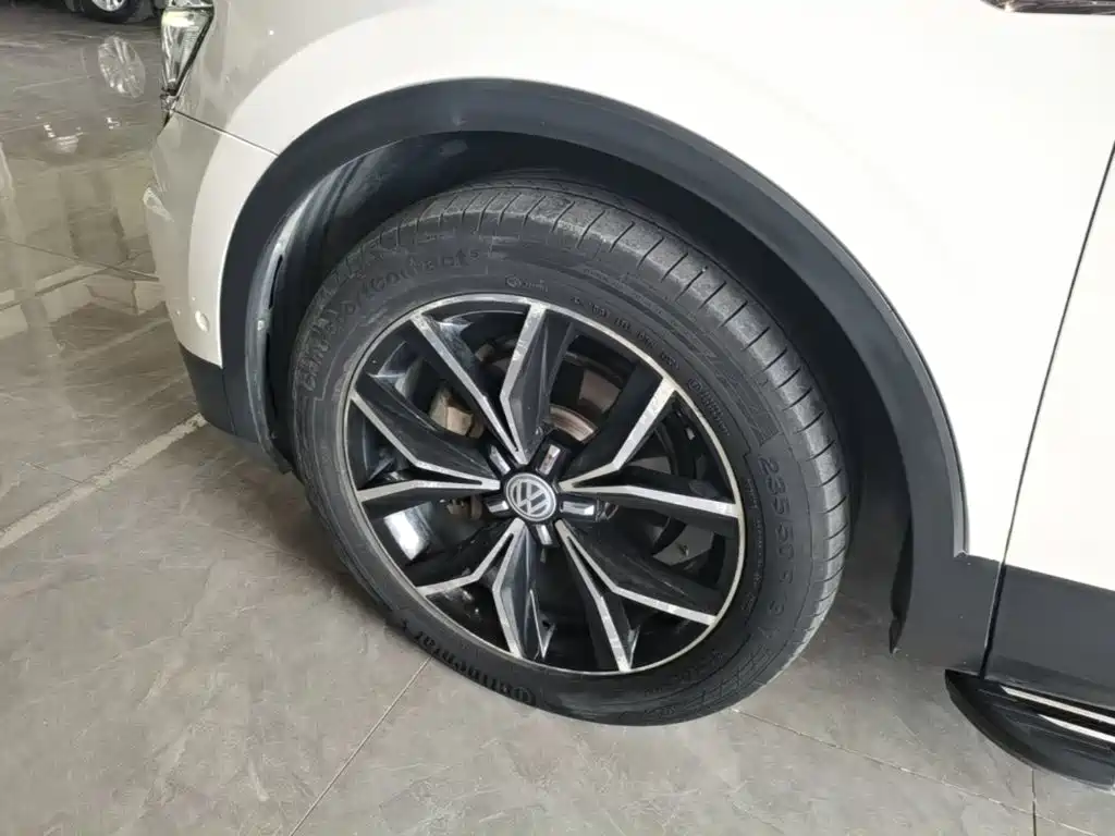 Volkswagen Tiguan L — миниатюра 23