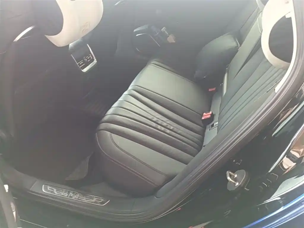 Hongqi H5 2024 2.0T AT