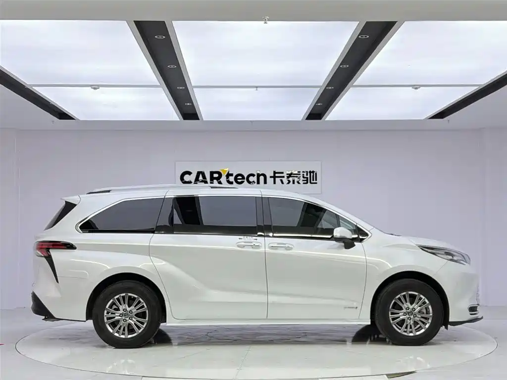 Toyota Sienna 2023 2.5L Comfort