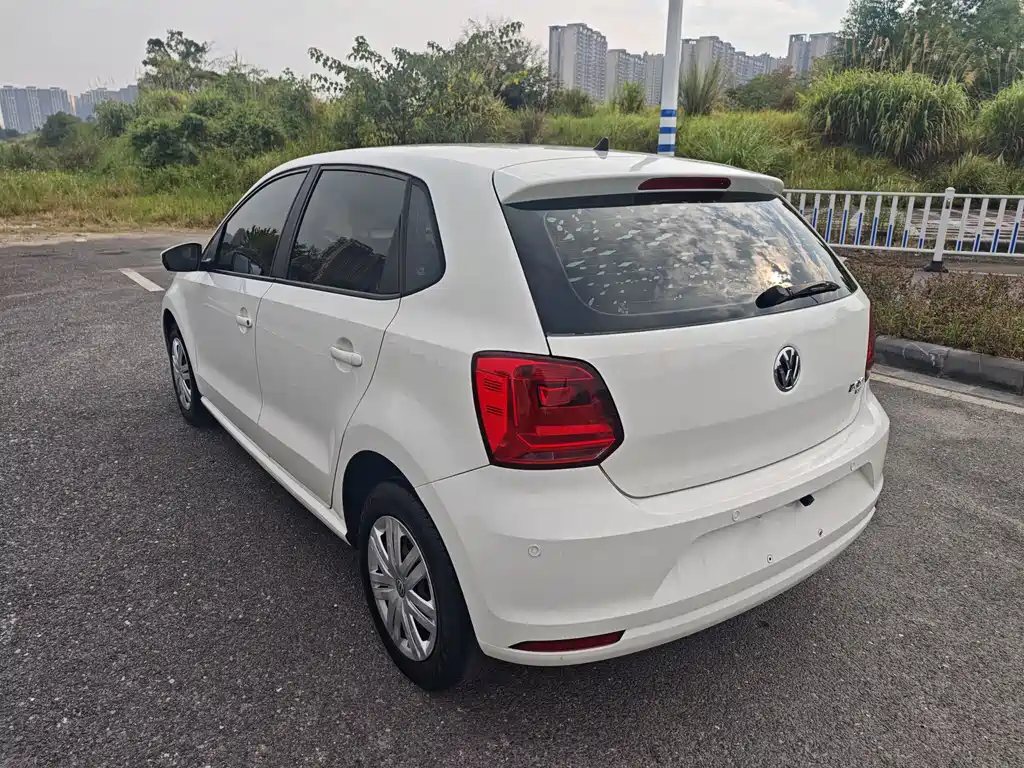 Volkswagen Polo — миниатюра 6