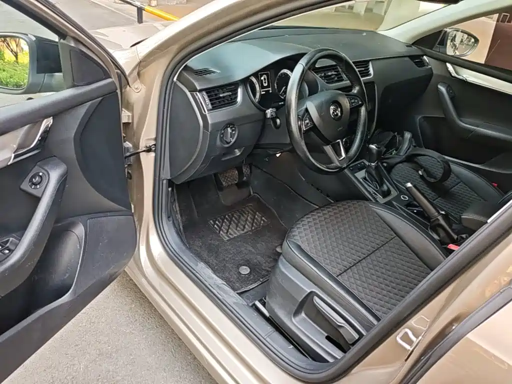 Skoda Octavia — миниатюра 16