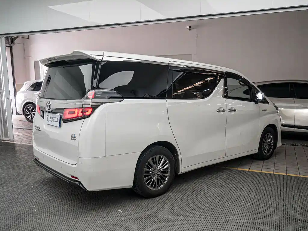 Toyota Vellfire 2021 2.5L HV Luxury