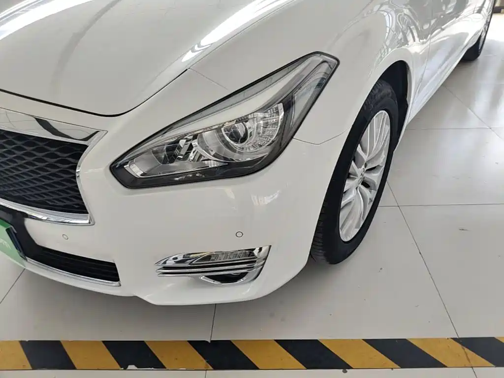 Infiniti Q70 — миниатюра 24