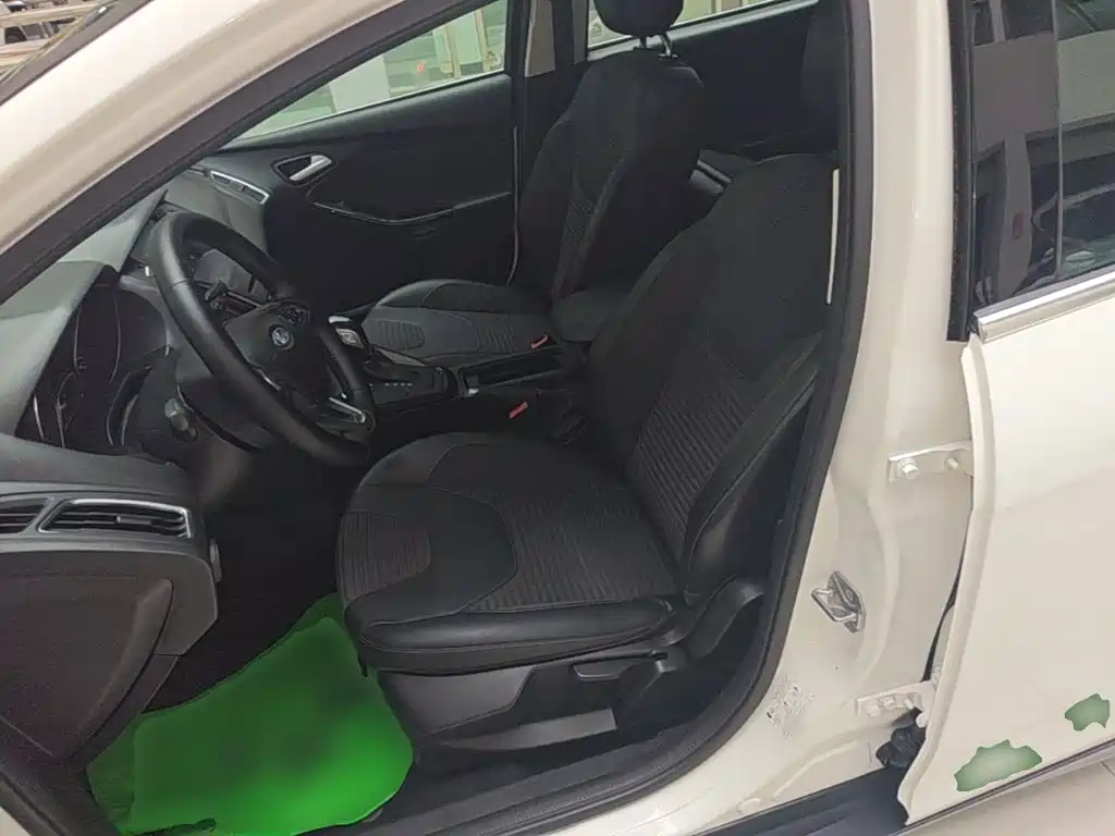 Ford Focus — миниатюра 15