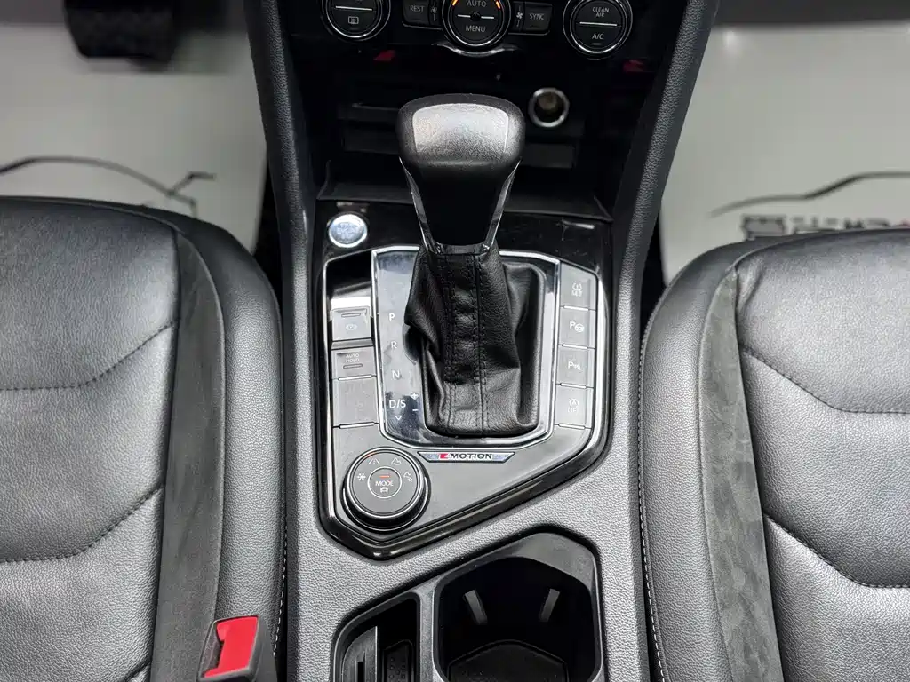 Volkswagen Tiguan L — миниатюра 11