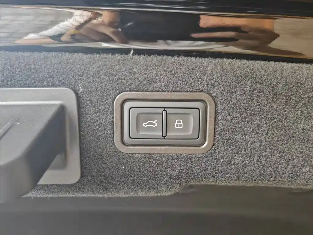 Audi A8 2025 A8L 50 TFSI quattro