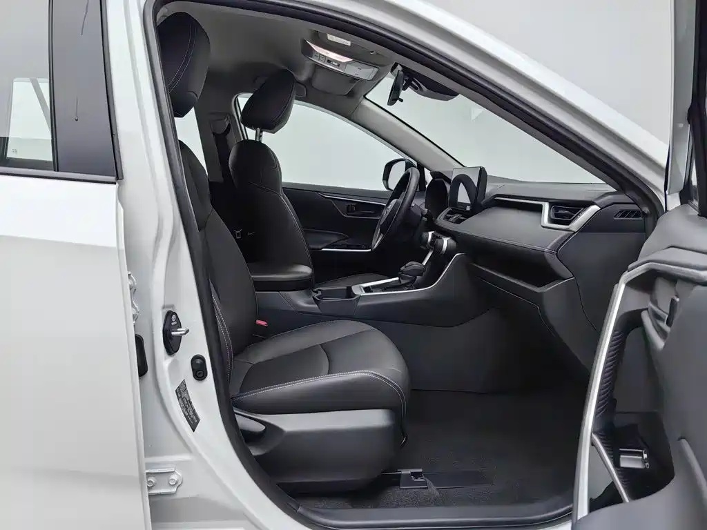 Toyota RAV4 — миниатюра 23