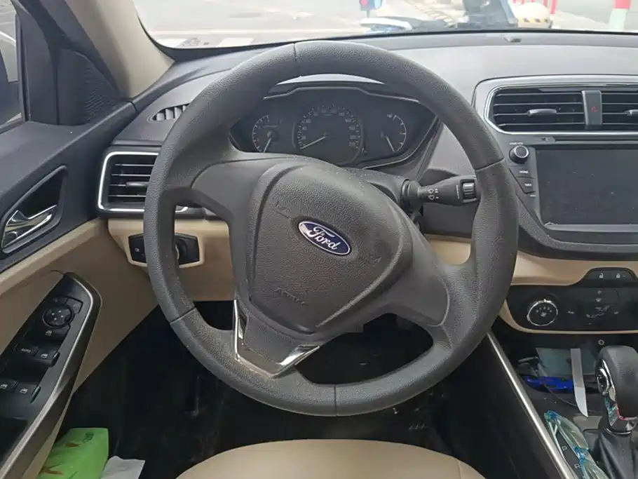 Ford Escort — миниатюра 15