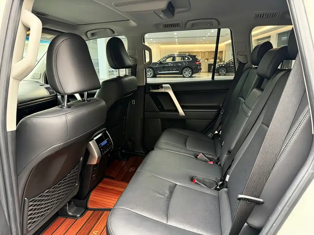 Toyota Land Cruiser Prado 2018 3.5L AT VX NAVI
