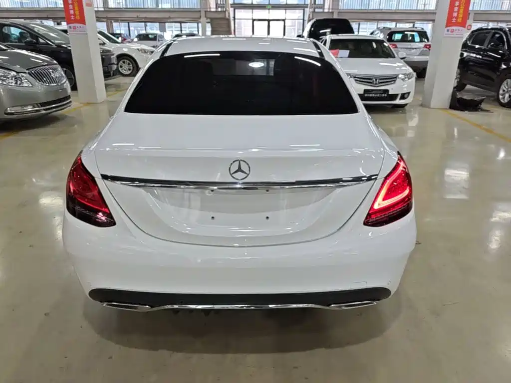 Mercedes-Benz C-Class — миниатюра 6