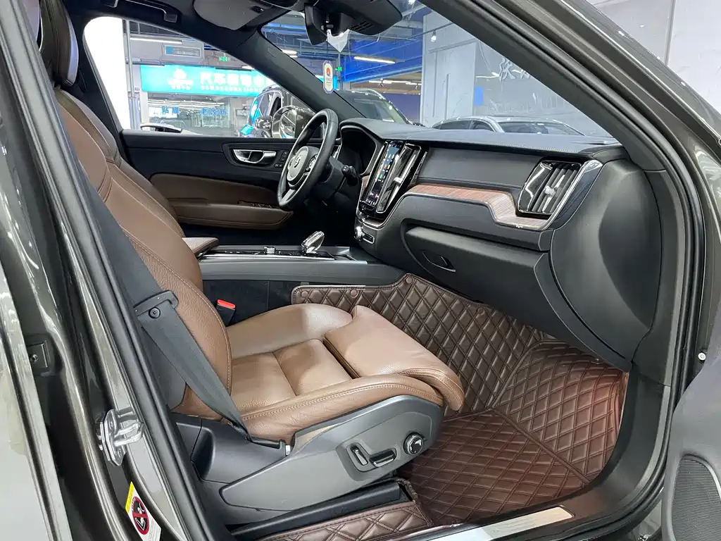 Volvo XC60 — миниатюра 9