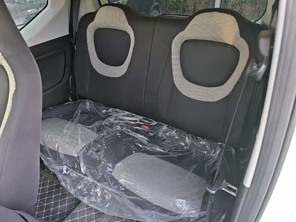 Wuling MINIEV — миниатюра 17